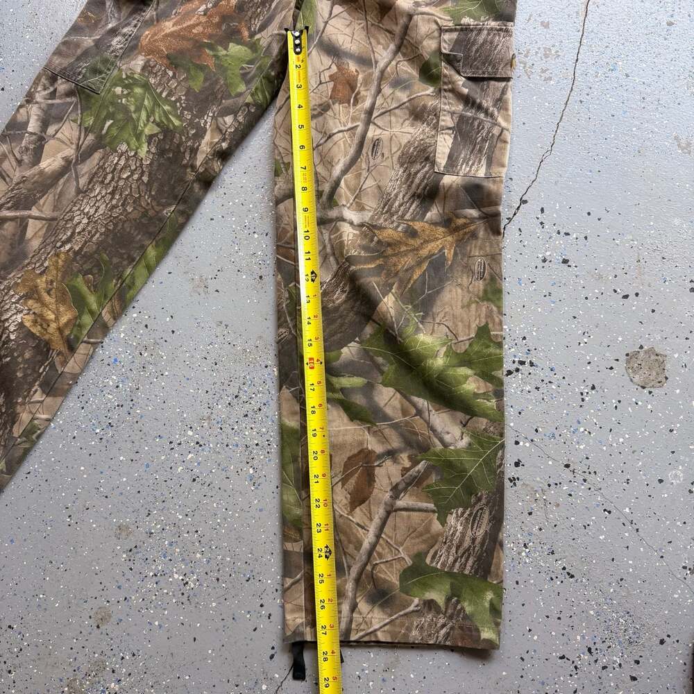 Vintage RealTree Camo Cargo Pants
Size S
Waist adjustable - Picture 8 of 8